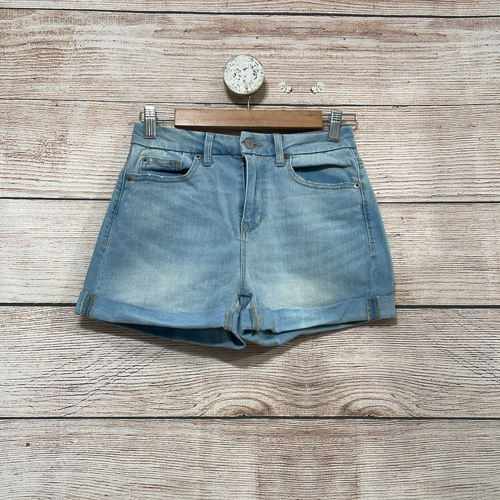Woman’s No Boundaries 5 Light Blue Cuffed Jean Shorts